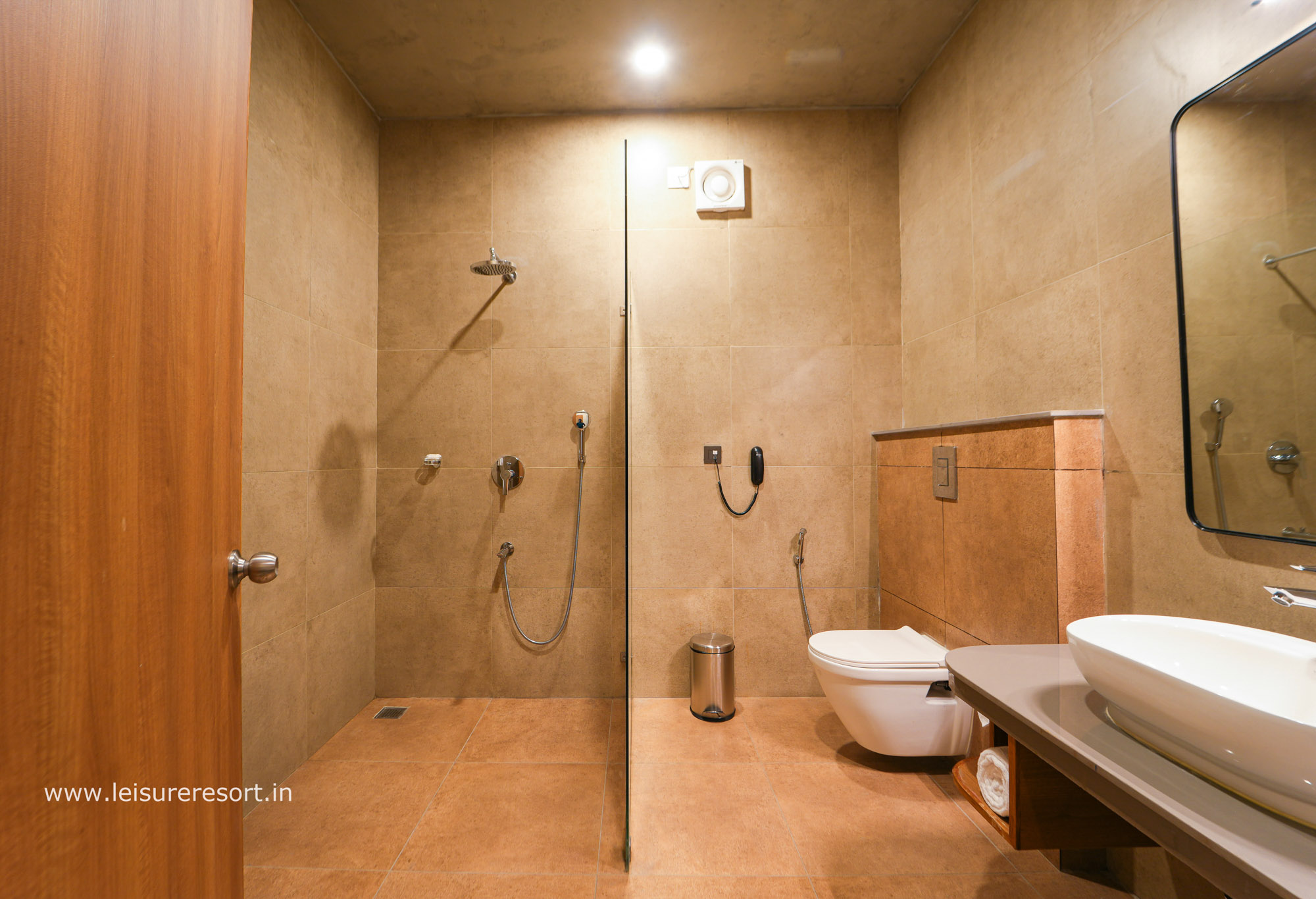 leisure-resort-pondicherry-hotel-superior-family-1